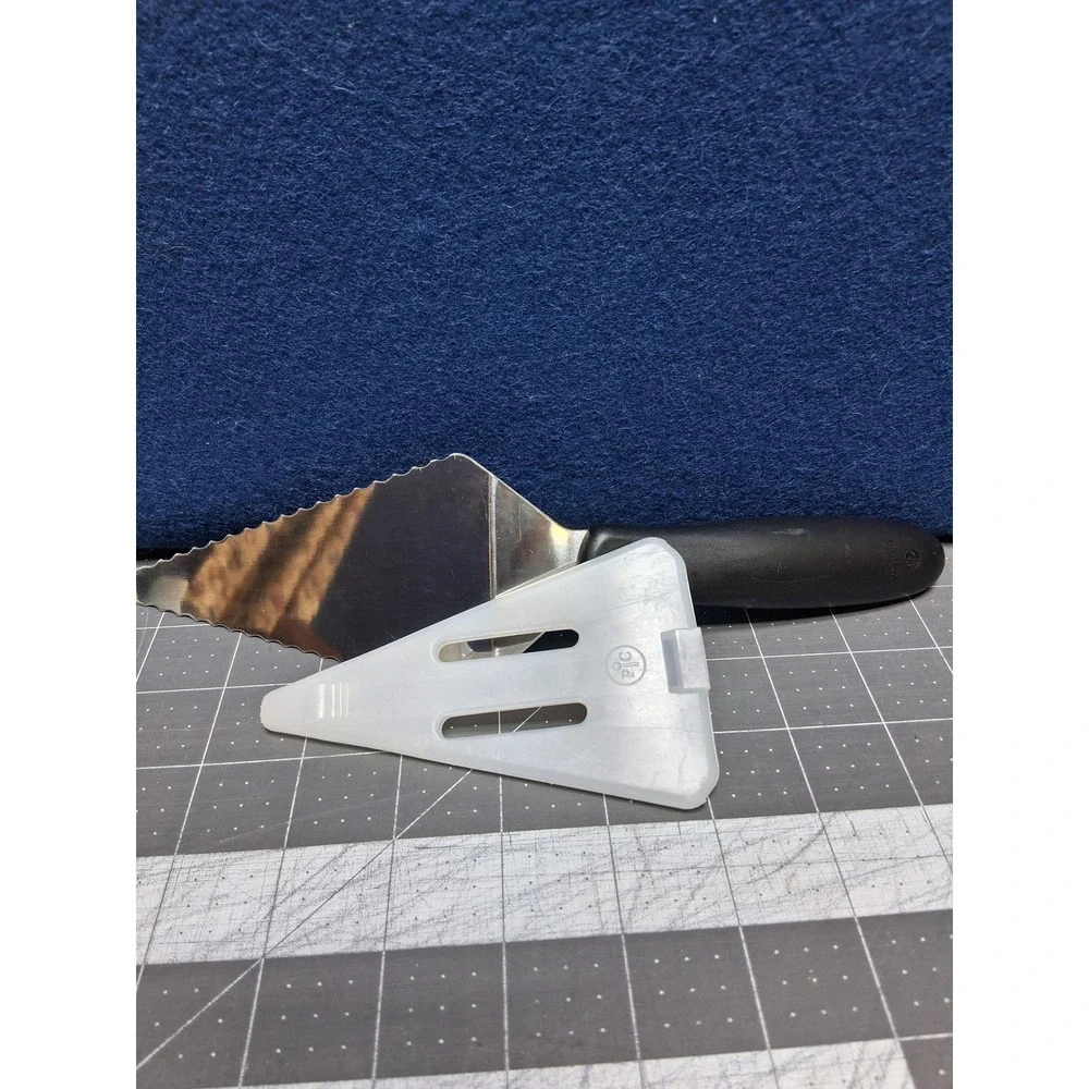 Pampered Chef Pie Cake Server Silver Black Serrated Edge with Blade Cover